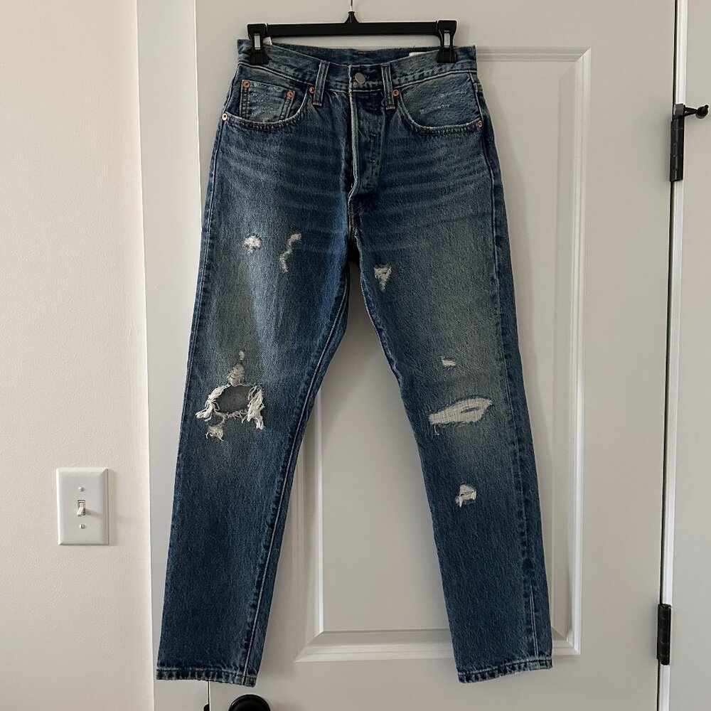 NWT Levi's 501 Skinny Distressed Size 26